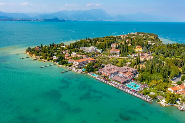 Flygfoto Över Italienska Staden Sirmione — Stockfoto