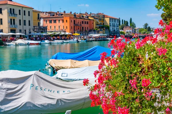 Canale di Mezzo, İtalyan şehri Peschiera del Garda.