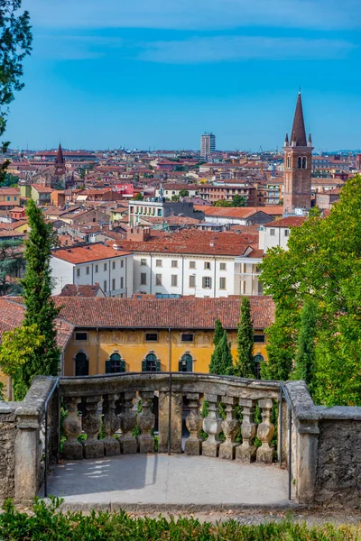 Giardino Giusti, İtalya 'dan Verona' nın hava manzarası.