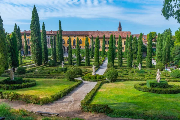 İtalyan şehri Verona 'daki Palazzo Giusti..