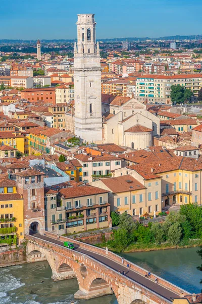 Ponte Pietra köprü Verona, İtalya.
