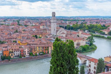 Ponte Pietra köprü Verona, İtalya.
