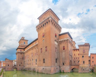 İtalyan kenti Ferrara 'da Castello Estense