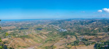 Adriyatik Denizi 'ne doğru San Marino' nun hava manzarası