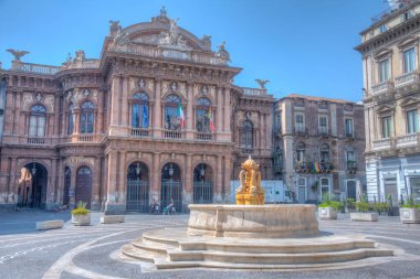 Catania, Sicilya, İtalya 'daki Teatro Massimo Bellini manzarası.