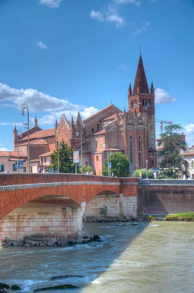 Kostel San Fermo Maggiore Italském Městě Verona — Stock fotografie
