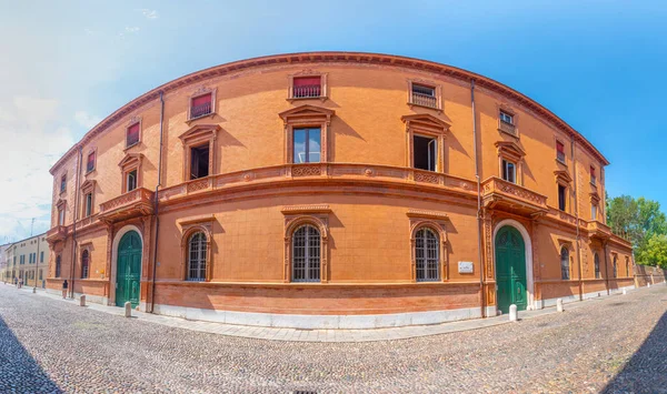 Ital 'ın Ferrara kentindeki tarihi evler.