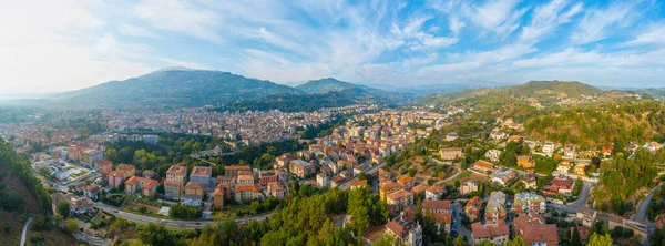 İtalyan şehri Ascoli Picen 'in hava manzarası