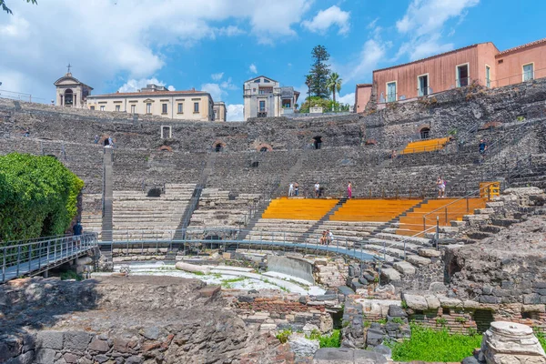 Catania, Sicilya, İtalya 'daki antik Roma tiyatrosunun manzarası.