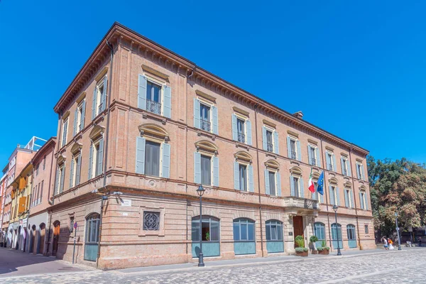 İtalyan kasabasının merkezindeki devlet dairesi Rimini.