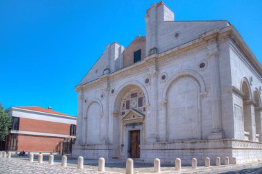 Rimini, İtalya katedral kilise Tempio Malatestiano (İtalyanca Malatesta Tapınağı) olduğunu.