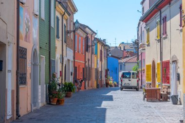 İtalyan şehrinin renkli caddeleri.