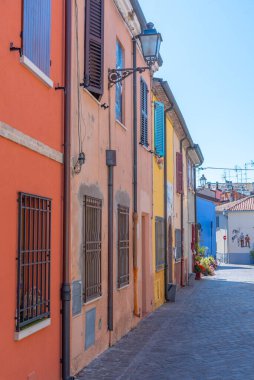 İtalyan şehrinin renkli caddeleri.