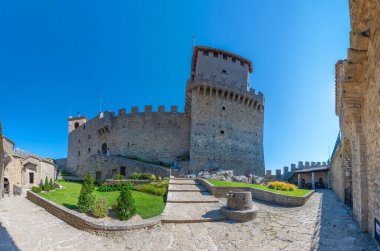 Citta di San Marino, San Marino, 2 Eylül 2021: Guaita - San Marino Birinci Kulesi