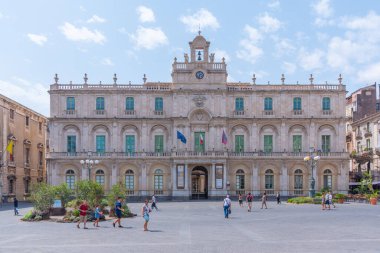 Catania, İtalya, 5 Eylül 2021: Sicilya, İtalya 'daki Universita degli studi di di catania binasının görüntüsü.