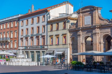 Rimini, İtalya, 2 Eylül 2021: Rimini, İtalya 'daki Piazza Cavour' da eski balık pazarı.