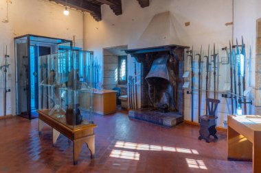 Citta di San Marino, San Marino, 1 Eylül 2021: San Marino 'nun ikinci kulesi içindeki askeri müze: Cesta veya Fratta.