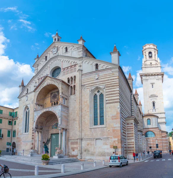 İtalya, Verona 'daki Santa Maria Matricolare Katedrali.