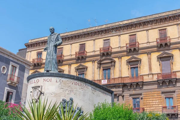 Μνημείο Καρδινάλιου Dusmet Στην Κατάνια Σικελία Ιταλία — Φωτογραφία Αρχείου