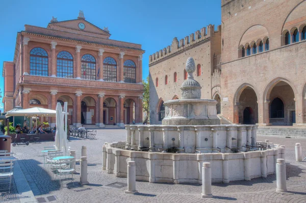 Rimini, İtalya, 2 Eylül 2021: İtalyan kenti Rimini 'de Tiyatro Amintore Galli.