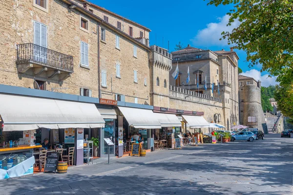 Citta di San Marino, San Marino, 1 Eylül 2021: Eski San Marino kasabasındaki Narrow Caddesi.