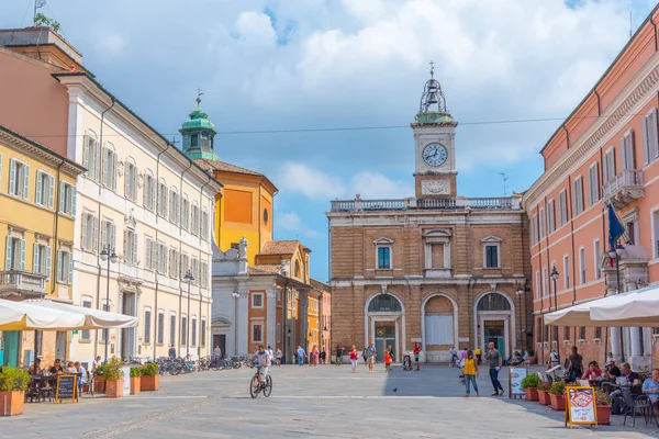 Ravenna Ιταλία Σεπτεμβρίου 2021 Άνθρωποι Περπατούν Στην Piazza Del Popolo — Φωτογραφία Αρχείου
