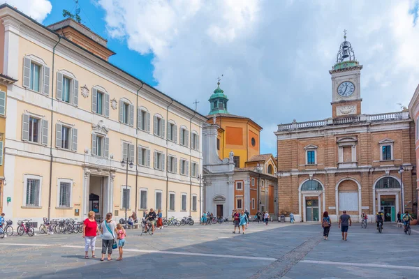 Ravenna Italië September 2021 Mensen Wandelen Door Piazza Del Popolo — Stockfoto