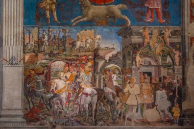 Ferrara, İtalya, 31 Ağustos 2021: İtalyan kenti Ferrara 'daki Pinacoteca Nazionale' nin içinde Salone dei Mesi.