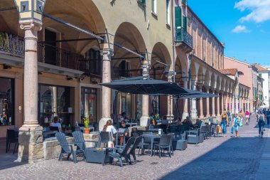 Padua, İtalya, 30 Ağustos 2021: İtalyan kenti Padua 'nın merkezinde atari salonu.