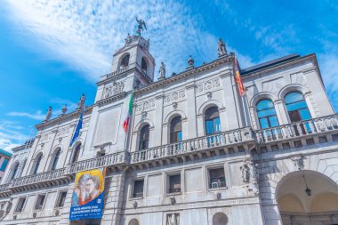Padua, İtalya, 30 Ağustos 2021: İtalyan şehri Padua 'nın merkezinde Palazzo Moroni.