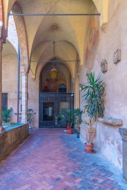 Padua, İtalya, 30 Ağustos 2021: İtalyan kasabası Padua 'daki Basilica di Sant' Antonio Manastırı.