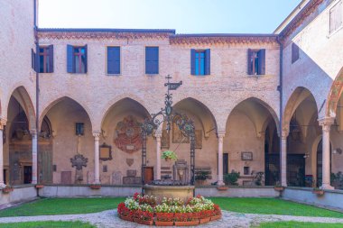Padua, İtalya, 30 Ağustos 2021: İtalyan kasabası Padua 'daki Basilica di Sant' Antonio Manastırı.