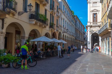 Vicenza, İtalya, 29 Ağustos 2021: İtalya 'nın Vicenza kentindeki tarihi evler.