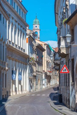 Vicenza, İtalya, 29 Ağustos 2021: İtalya 'nın eski Vicenza kasabasındaki kütüphane.