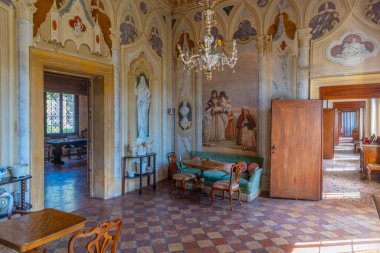 Vicenza, İtalya, 29 Ağustos 2021: İtalya 'nın Vicenza kentindeki Palazzina di Villa Valmarana ai Nani' de iç mekan.