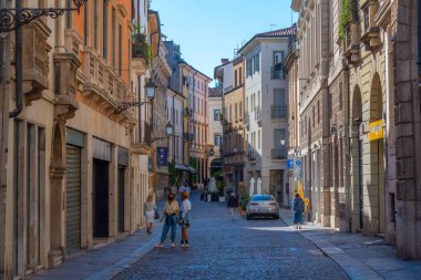 Vicenza, İtalya, 29 Ağustos 2021: İtalya 'nın Vicenza kentindeki tarihi evler.