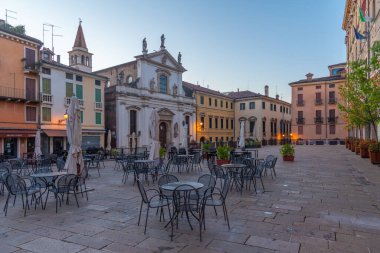 Vicenza, İtalya, 29 Ağustos 2021: Vicenza, İtalya 'da San Michele detta dei Servi kilisesi.