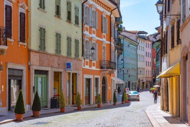 Trento, İtalya, 28 Ağustos 2021: İtalya 'nın Trento kentindeki tarihi evler.