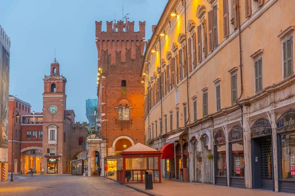 Ferrara, İtalya, 31 Ağustos 2021: Corso Porta Reno İtalyan kenti Ferrara 'da.