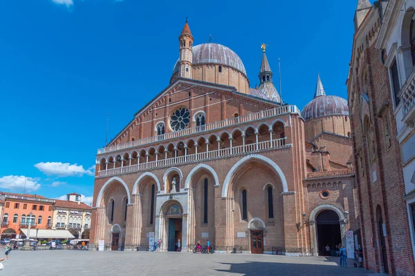 Padua, İtalya, 30 Ağustos 2021: Basilica di Sant 'Antonio, İtalyan kenti Padua.