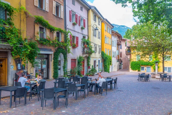 Trento, İtalya, 28 Ağustos 2021: Piazza di Piedicastello İtalyan kenti Trento.