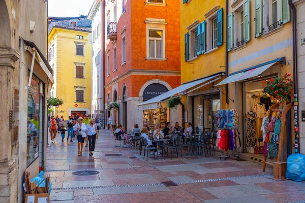 Trento, İtalya, 28 Ağustos 2021: İtalya 'nın Trento kentindeki tarihi evler.