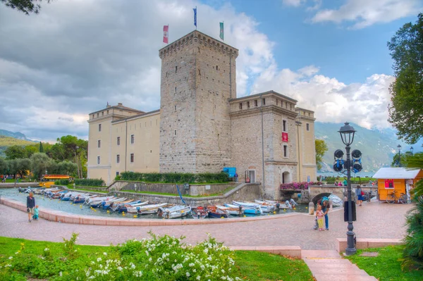 Riva Del Garda Italie Août 2021 Les Gens Passent Château — Photo