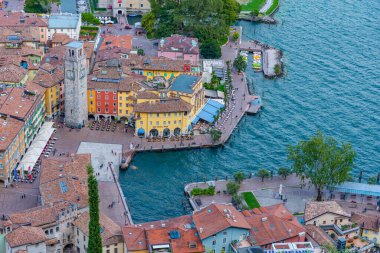 Riva del Garda, İtalya, 27 Ağustos 2021: Riva del Garda 'nın İtalya' daki hava manzarası.