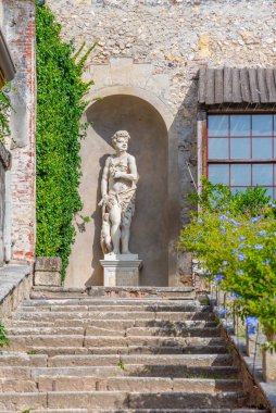 Verona, İtalya, 26 Ağustos 2021: İtalyan kenti Verona 'daki Giardino Giusti bahçesi.