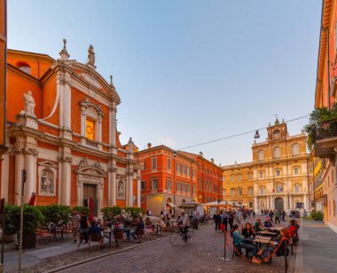 Modena, İtalya, 22 Eylül 2021: İtalyan kenti Modena 'daki San Giorgio Kilisesi