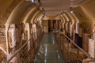 Assisi, İtalya, 3 Ekim 2021: Roma Forumu ve Assisi, İtalya Arkeoloji Müzesi.