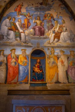 Perugia, İtalya, 2 Ekim 2021: İtalyan kenti Perugia 'daki San Severo Şapeli' nde freskler.