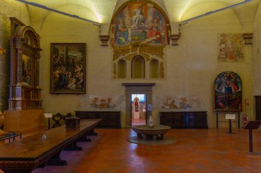 Gubbio, İtalya, 1 Ekim 2021: İtalyan şehri Gubbio 'daki Palazzo dei Consoli' nin İçi.