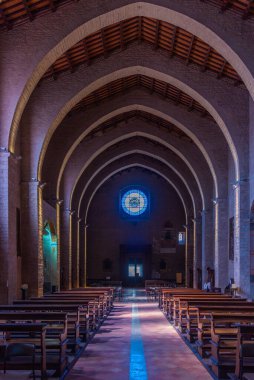 Gubbio, İtalya, 1 Ekim 2021: İtalyan kenti Gubbio 'da Santi Mariano ve Giacomo Katedrali.